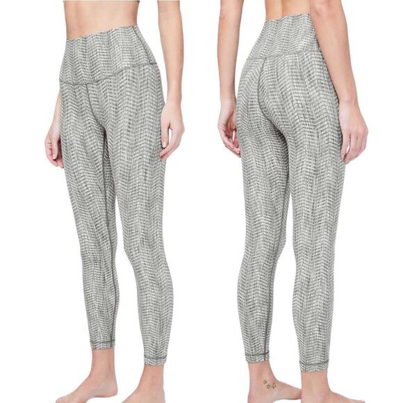 Lululemon Athletica Pants - Lululemon Wunder Under High-Rise 7/8 Tight *Full-On Luxtreme 25" Women’s Sz 4